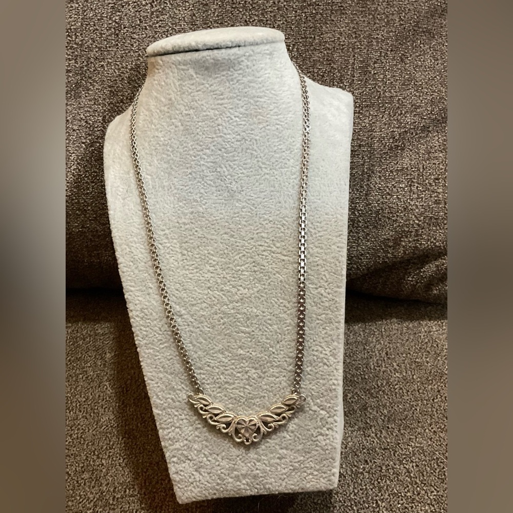 Beverly Hills Silver: 925 vintage 16” diamond cut with heart chocker necklace .